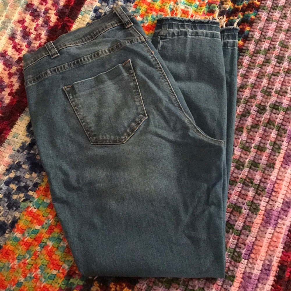 Raw edge jeans